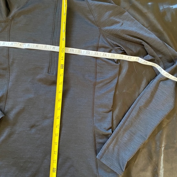 Under Armour heatgear 1/2 zip - Picture 3 of 6